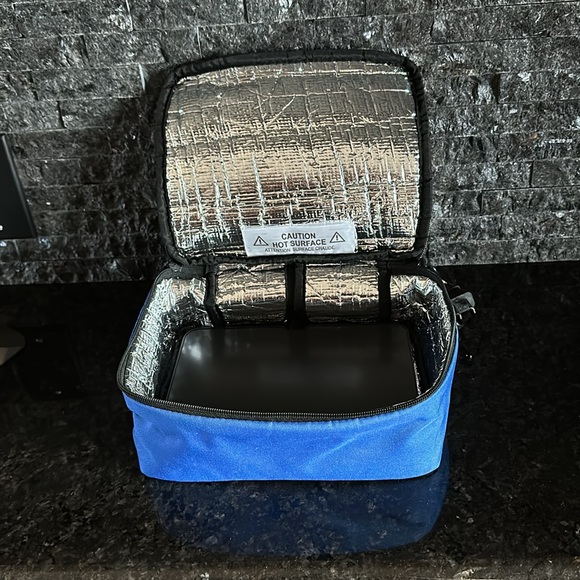 HotLogic portable electronic food heating lunch box. Plug in & keep food warm. - Picture 3 of 3